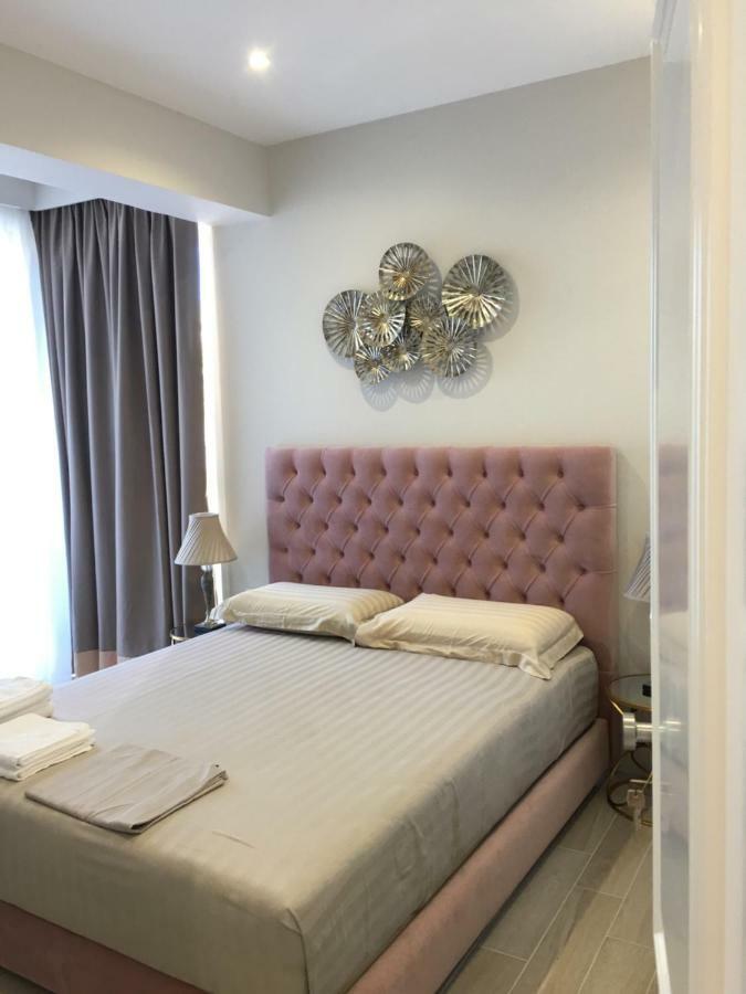 Onira Luxury Rooms Sarande Bagian luar foto